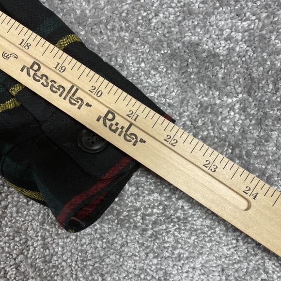 Pendleton Wool Flannel Shirt Womens Small Chunky Buttons Plaid Outdoors Black - Picture 12 of 12